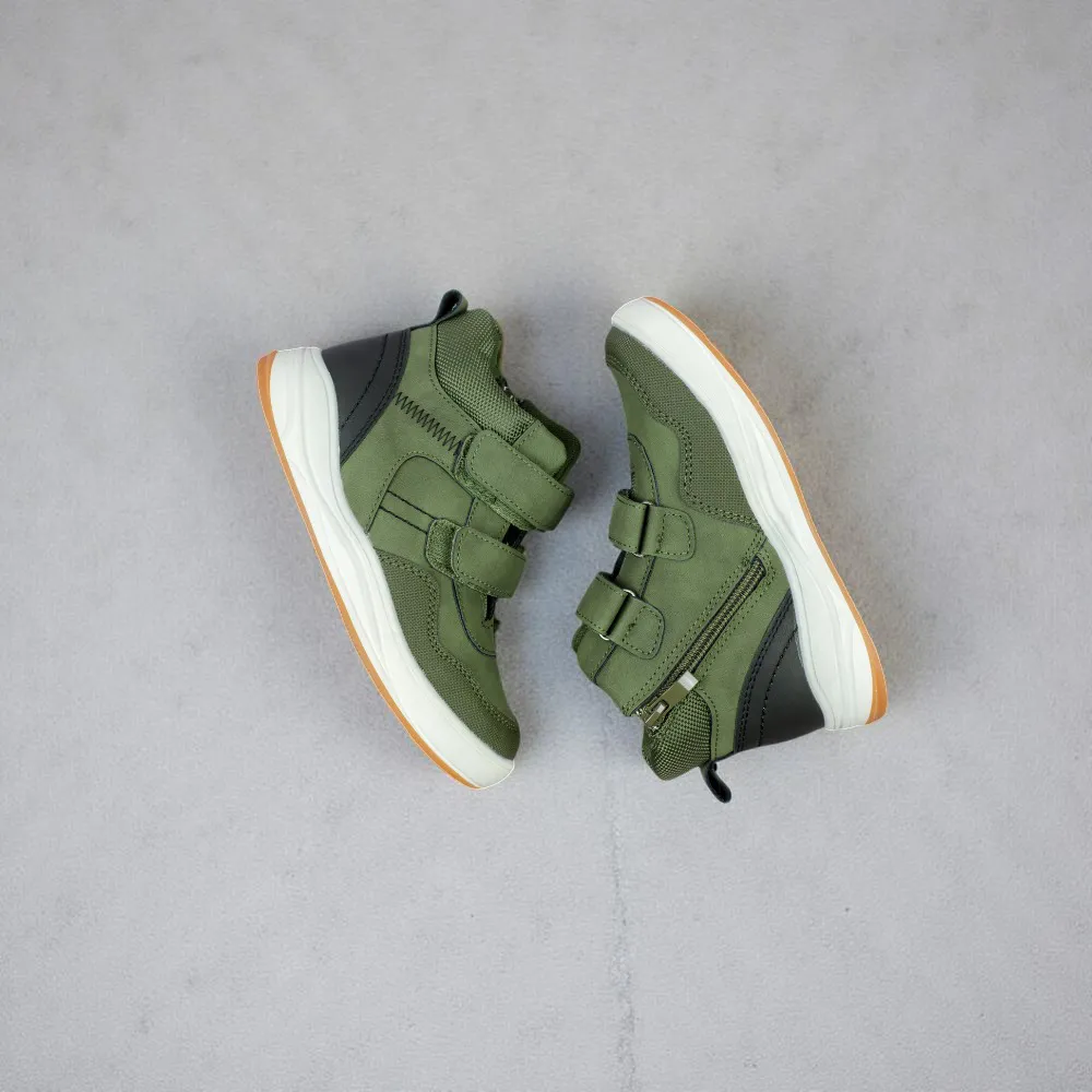 حذاء أطفال أخضر رمادي.