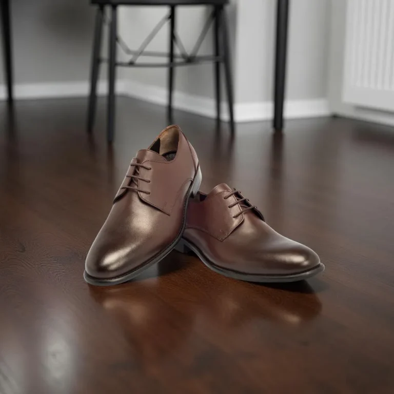 حذاء للرجال كاجوال بني.